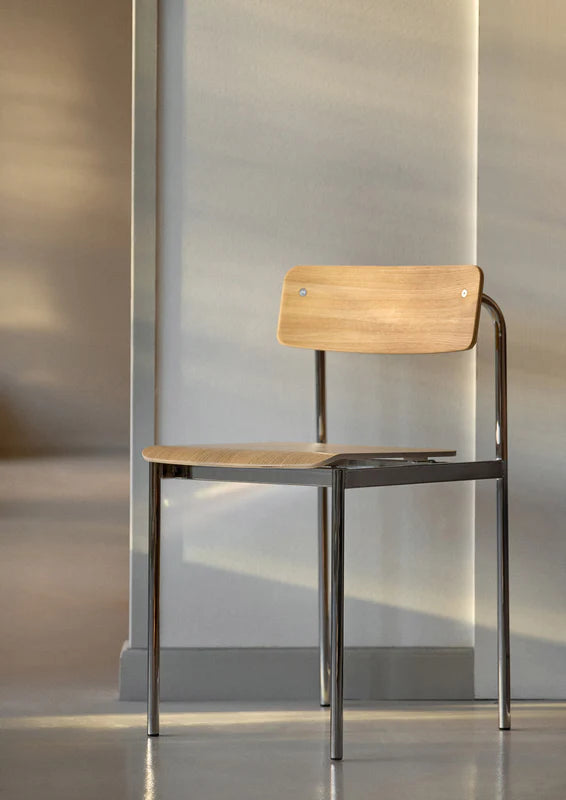 MOEBE Offset Chair เก้าอี้โครงเหล็กดีไซน์มินิมอล ที่นั่งไม้โอ๊ค จากแบรนด์ MOEBE