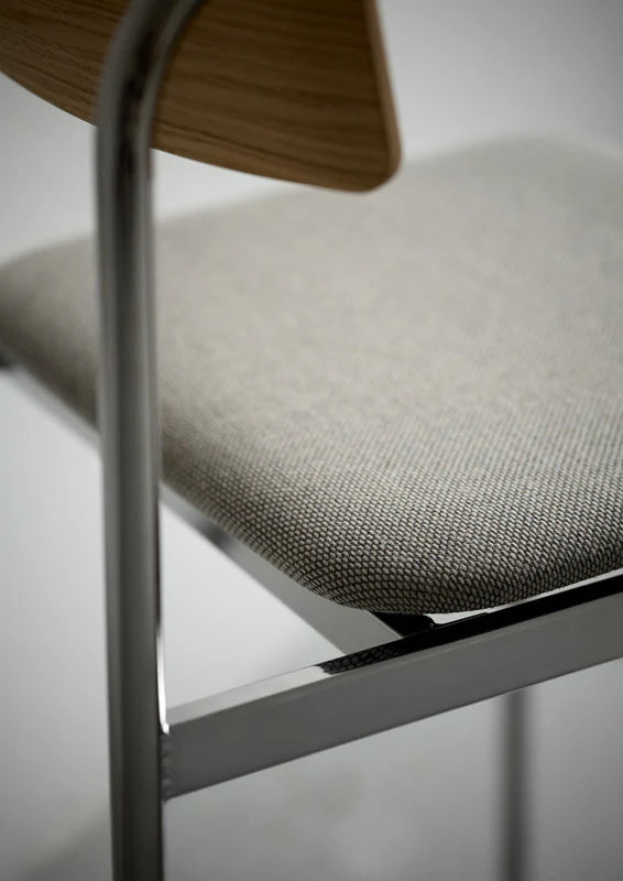 MOEBE Offset Chair เก้าอี้โครงเหล็กดีไซน์มินิมอล ที่นั่งไม้โอ๊ค จากแบรนด์ MOEBE