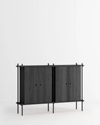 ชั้นวางของ ชั้นเก็บของ ชั้นวางตกแต่งบ้าน ชั้นจัดแสดงของสะสม ชั้นจัดระเบียบ และชั้นโชว์ของจาก MOEBE ดีไซน์เรียบง่ายแบบสแกนดิเนเวีย ปรับเปลี่ยนได้ตามพื้นที่และการใช้งาน ผลิตจากไม้โอ๊กแท้และเหล็กเคลือบสีพาวเดอร์ สะท้อนแนวคิดของ Old Pine Trees เรื่องความงามที่ใช้งานได้จริงและอยู่กับเราได้นาน