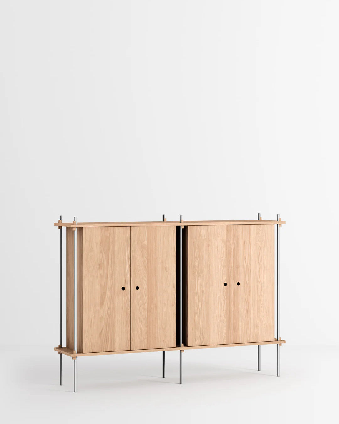 ชั้นวางของ ชั้นเก็บของ ชั้นวางตกแต่งบ้าน ชั้นจัดแสดงของสะสม ชั้นจัดระเบียบ และชั้นโชว์ของจาก MOEBE ดีไซน์เรียบง่ายแบบสแกนดิเนเวีย ปรับเปลี่ยนได้ตามพื้นที่และการใช้งาน ผลิตจากไม้โอ๊กแท้และเหล็กเคลือบสีพาวเดอร์ สะท้อนแนวคิดของ Old Pine Trees เรื่องความงามที่ใช้งานได้จริงและอยู่กับเราได้นาน