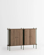 ชั้นวางของ ชั้นเก็บของ ชั้นวางตกแต่งบ้าน ชั้นจัดแสดงของสะสม ชั้นจัดระเบียบ และชั้นโชว์ของจาก MOEBE ดีไซน์เรียบง่ายแบบสแกนดิเนเวีย ปรับเปลี่ยนได้ตามพื้นที่และการใช้งาน ผลิตจากไม้โอ๊กแท้และเหล็กเคลือบสีพาวเดอร์ สะท้อนแนวคิดของ Old Pine Trees เรื่องความงามที่ใช้งานได้จริงและอยู่กับเราได้นาน