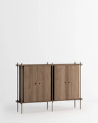 ชั้นวางของ ชั้นเก็บของ ชั้นวางตกแต่งบ้าน ชั้นจัดแสดงของสะสม ชั้นจัดระเบียบ และชั้นโชว์ของจาก MOEBE ดีไซน์เรียบง่ายแบบสแกนดิเนเวีย ปรับเปลี่ยนได้ตามพื้นที่และการใช้งาน ผลิตจากไม้โอ๊กแท้และเหล็กเคลือบสีพาวเดอร์ สะท้อนแนวคิดของ Old Pine Trees เรื่องความงามที่ใช้งานได้จริงและอยู่กับเราได้นาน