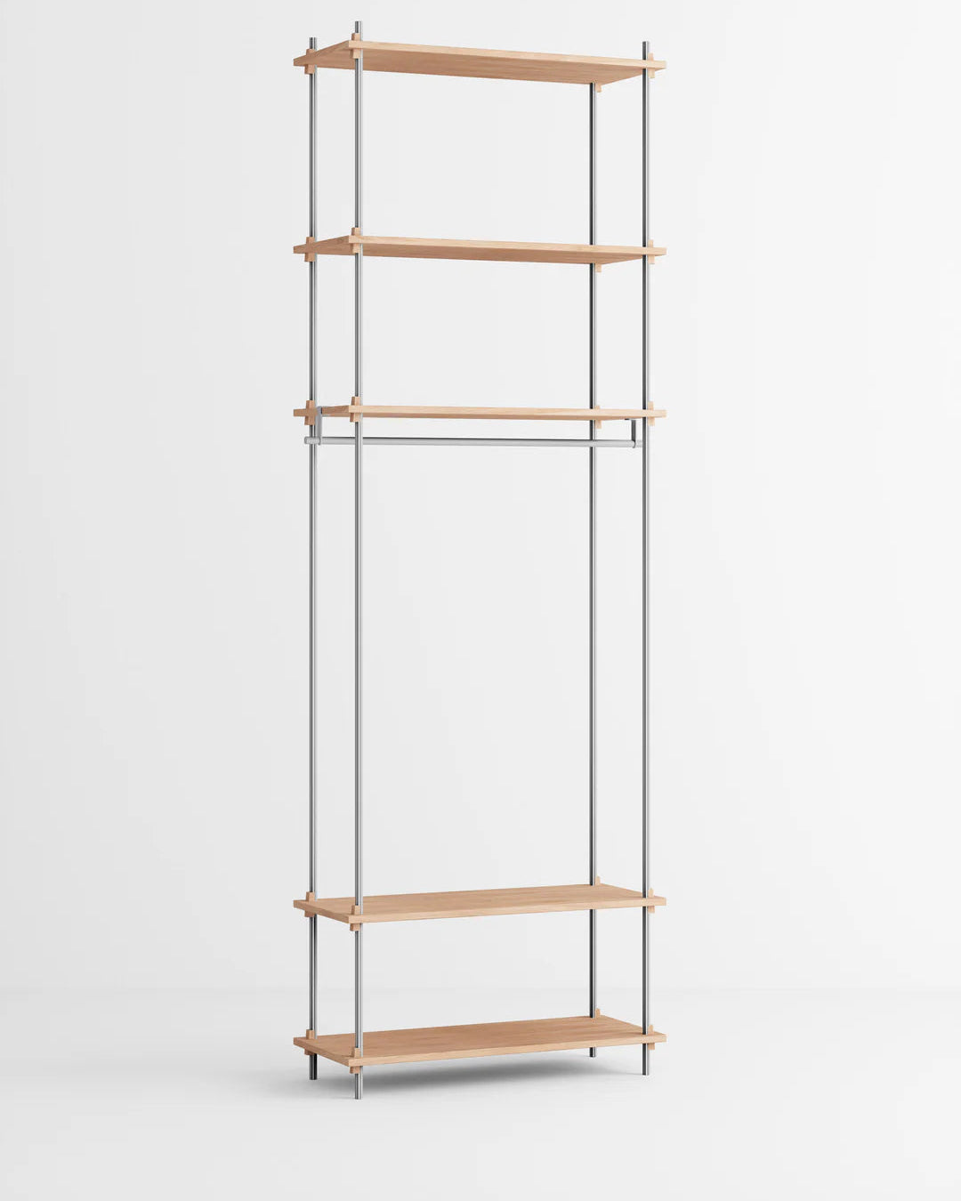 ราวแขวนผ้า MOEBE แบบโมดูลาร์ ทำจากไม้โอ๊กสไตล์สแกนดิเนเวียน นำเข้าโดย Old Pine Trees ปรับแต่งได้ไม่สิ้นสุด เพิ่มชิ้นส่วนหรือปรับรูปแบบได้ตามต้องการ โครงสร้างแบบคอมโพเนนต์ แข็งแรง ใช้งานได้นาน เหมาะสำหรับการจัดเก็บเสื้อผ้าและตกแต่งบ้านในสไตล์สแกนดิเนเวียนอย่างเป็นระเบียบ