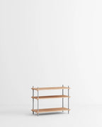 ชั้นวางของจาก MOEBE ดีไซน์เรียบง่ายแบบสแกนดิเนเวีย
ปรับเปลี่ยนได้ตามพื้นที่และการใช้งาน ผลิตจากไม้โอ๊กแท้และเหล็กเคลือบสีพาวเดอร์
สะท้อนแนวคิดของ Old Pine Trees เรื่องความงามที่ใช้งานได้จริงและอยู่กับเราได้นาน