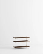 ชั้นวางของจาก MOEBE ดีไซน์เรียบง่ายแบบสแกนดิเนเวีย
ปรับเปลี่ยนได้ตามพื้นที่และการใช้งาน ผลิตจากไม้โอ๊กแท้และเหล็กเคลือบสีพาวเดอร์
สะท้อนแนวคิดของ Old Pine Trees เรื่องความงามที่ใช้งานได้จริงและอยู่กับเราได้นาน