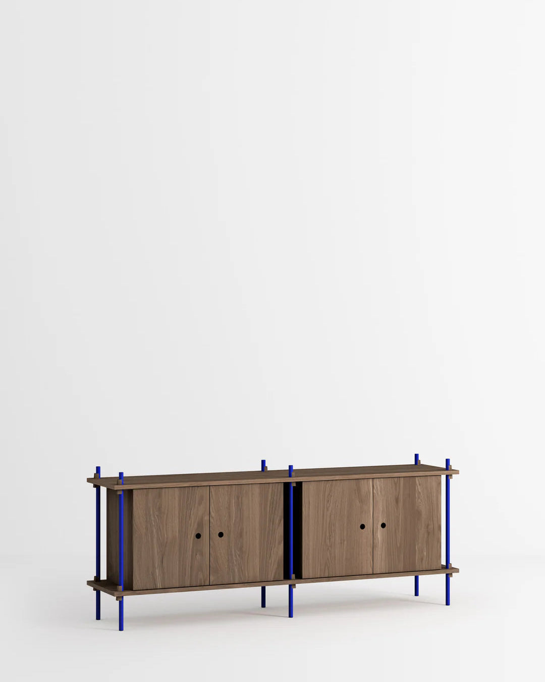 ชั้นวางของจาก MOEBE ดีไซน์เรียบง่ายแบบสแกนดิเนเวีย
ปรับเปลี่ยนได้ตามพื้นที่และการใช้งาน ผลิตจากไม้โอ๊กแท้และเหล็กเคลือบสีพาวเดอร์
สะท้อนแนวคิดของ Old Pine Trees เรื่องความงามที่ใช้งานได้จริงและอยู่กับเราได้นาน