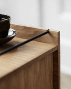 MOEBE Storage Box กล่องเก็บของไม้โอ๊กแบบมินิมัล วางได้ทั้งแนวนอนและแนวตั้ง ใช้เป็นกล่องเก็บของหรือโต๊ะข้าง โต๊ะหัวเตียง จำหน่ายโดย Old Pine Trees