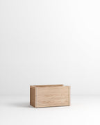 MOEBE Storage Box กล่องเก็บของไม้โอ๊กแบบมินิมัล วางได้ทั้งแนวนอนและแนวตั้ง ใช้เป็นกล่องเก็บของหรือโต๊ะข้าง โต๊ะหัวเตียง จำหน่ายโดย Old Pine Trees