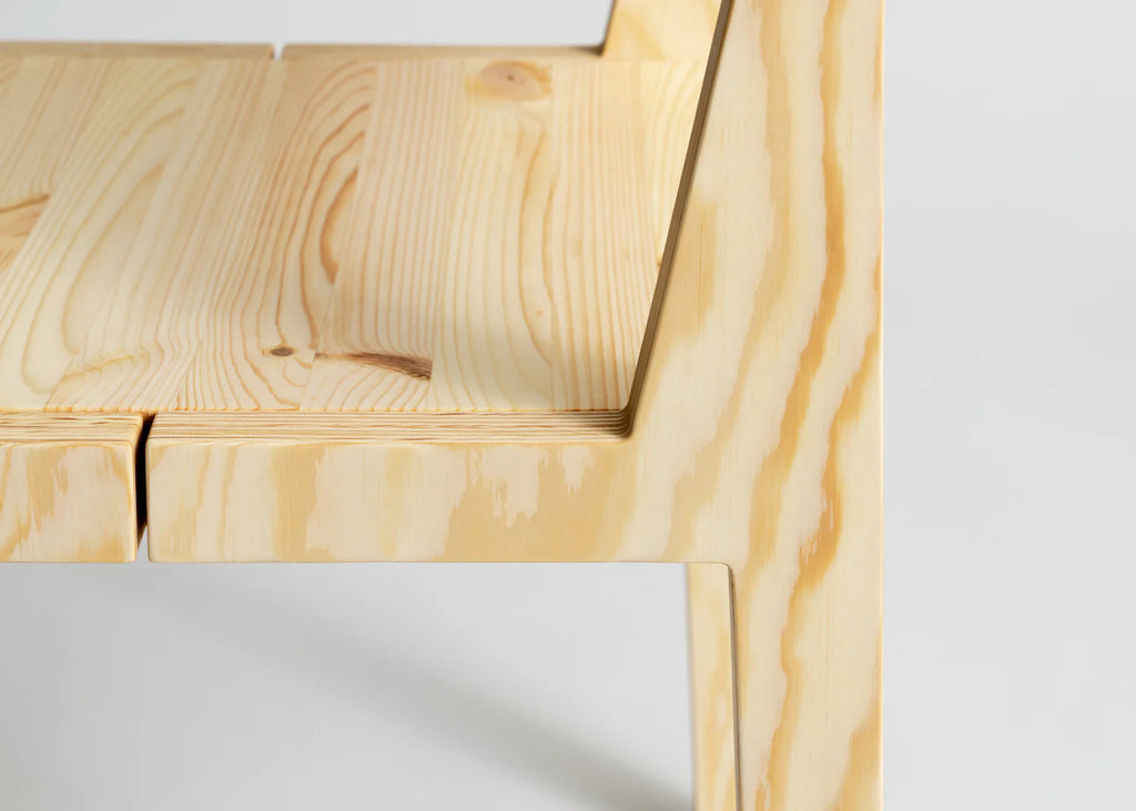 Vaarnii 016 Maasto Dining Chair เก้าอี้ไม้ pine โครงสร้างเรียบง่าย