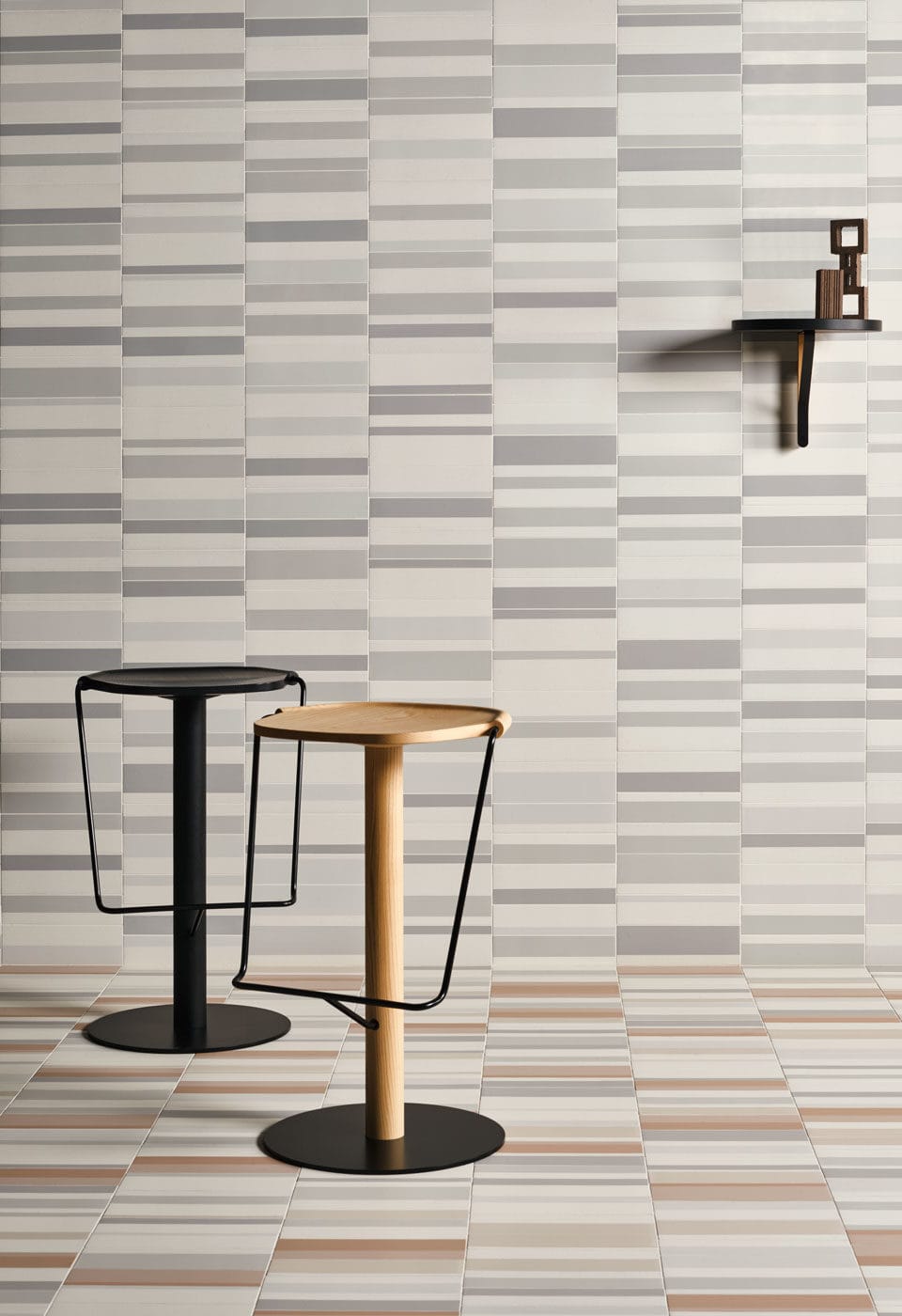 Mattiazzi MC9 UNCINO Bar Stool สตูลไม้ ash พร้อมโครง metal frame ออกแบบโดย Ronan & Erwan Bouroullec
