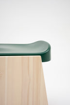Mattiazzi MC19 FRONDA Stool สตูลโครงไม้ pine พร้อม shelf ใต้ที่นั่งและ steel seat สำหรับพื้นที่ภายในร่วมสมัย