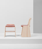 Mattiazzi MC19 FRONDA Chair เก้าอี้โครงไม้ pine พร้อม shelf ใต้ที่นั่งและ steel seat สำหรับพื้นที่ภายในร่วมสมัย