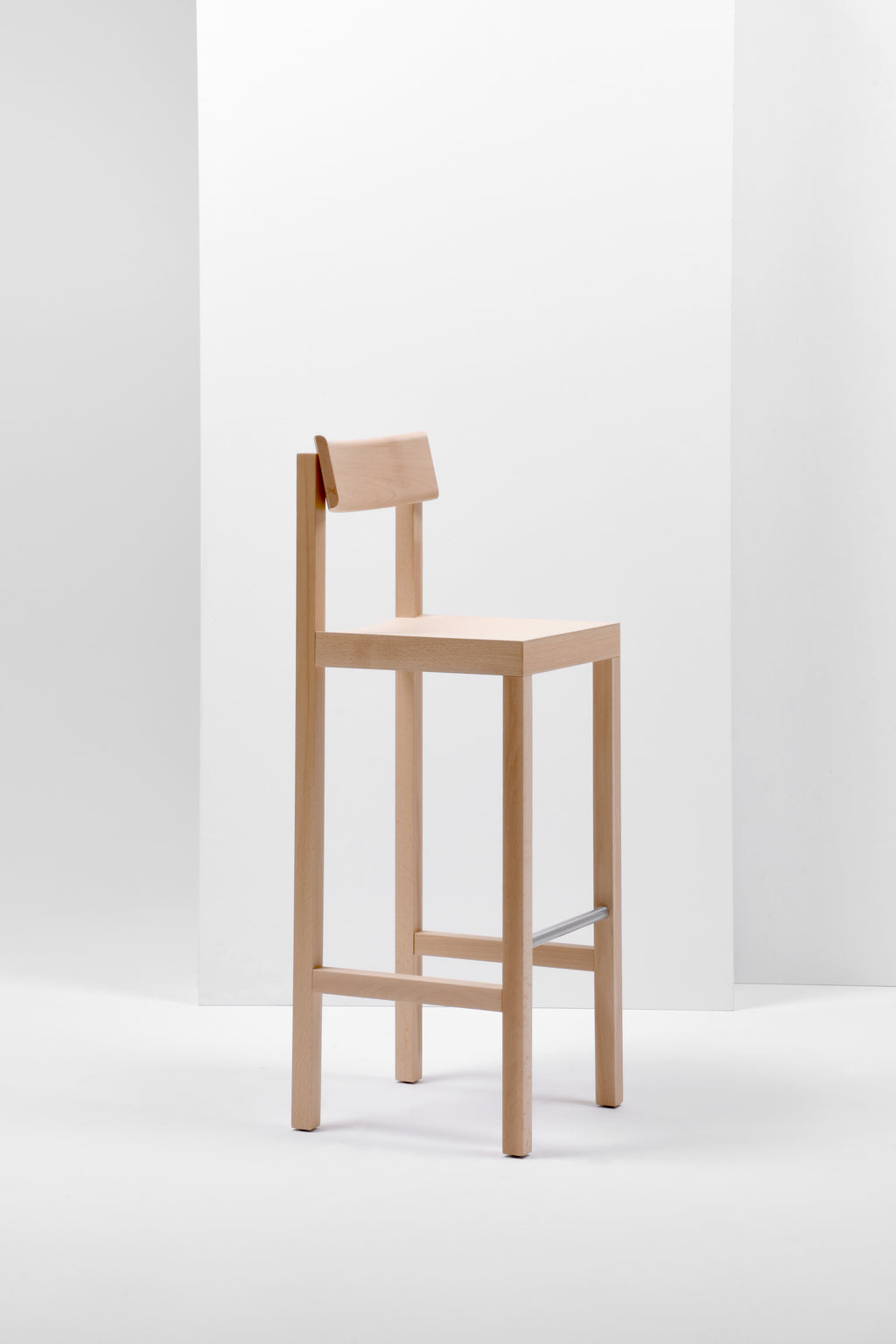Mattiazzi MC14 PRIMO Counter / Bar Stool สตูลโครงไม้สำหรับเคาน์เตอร์และบาร์ร่วมสมัย