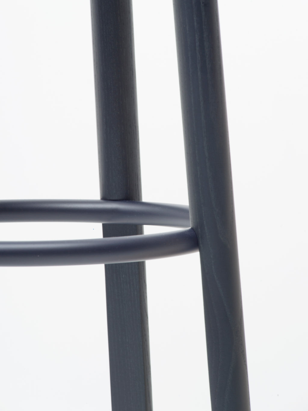 Mattiazzi MC5 SOLO Counter / Bar Stool สตูลไม้ ash หรือ oak สำหรับ counter และ bar seating ออกแบบโดย Nitzan Cohen