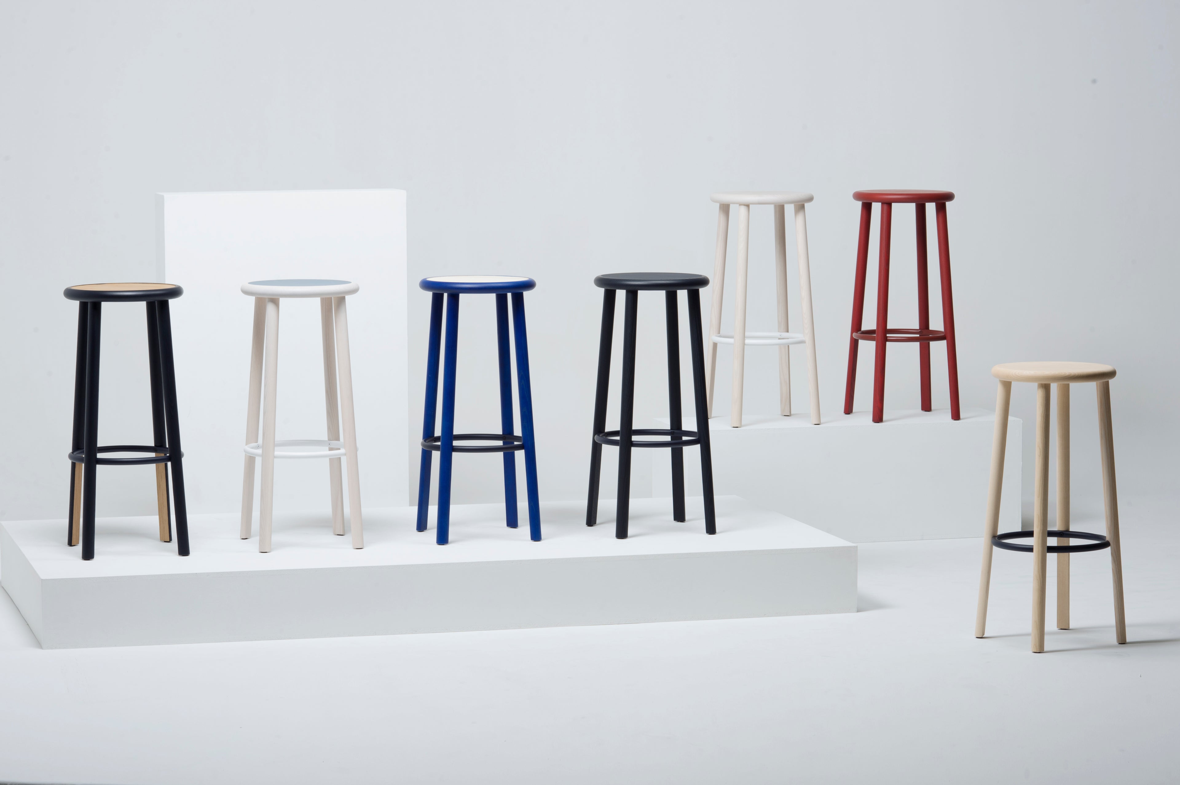 Mattiazzi MC5 SOLO Counter / Bar Stool สตูลไม้ ash หรือ oak สำหรับ counter และ bar seating ออกแบบโดย Nitzan Cohen