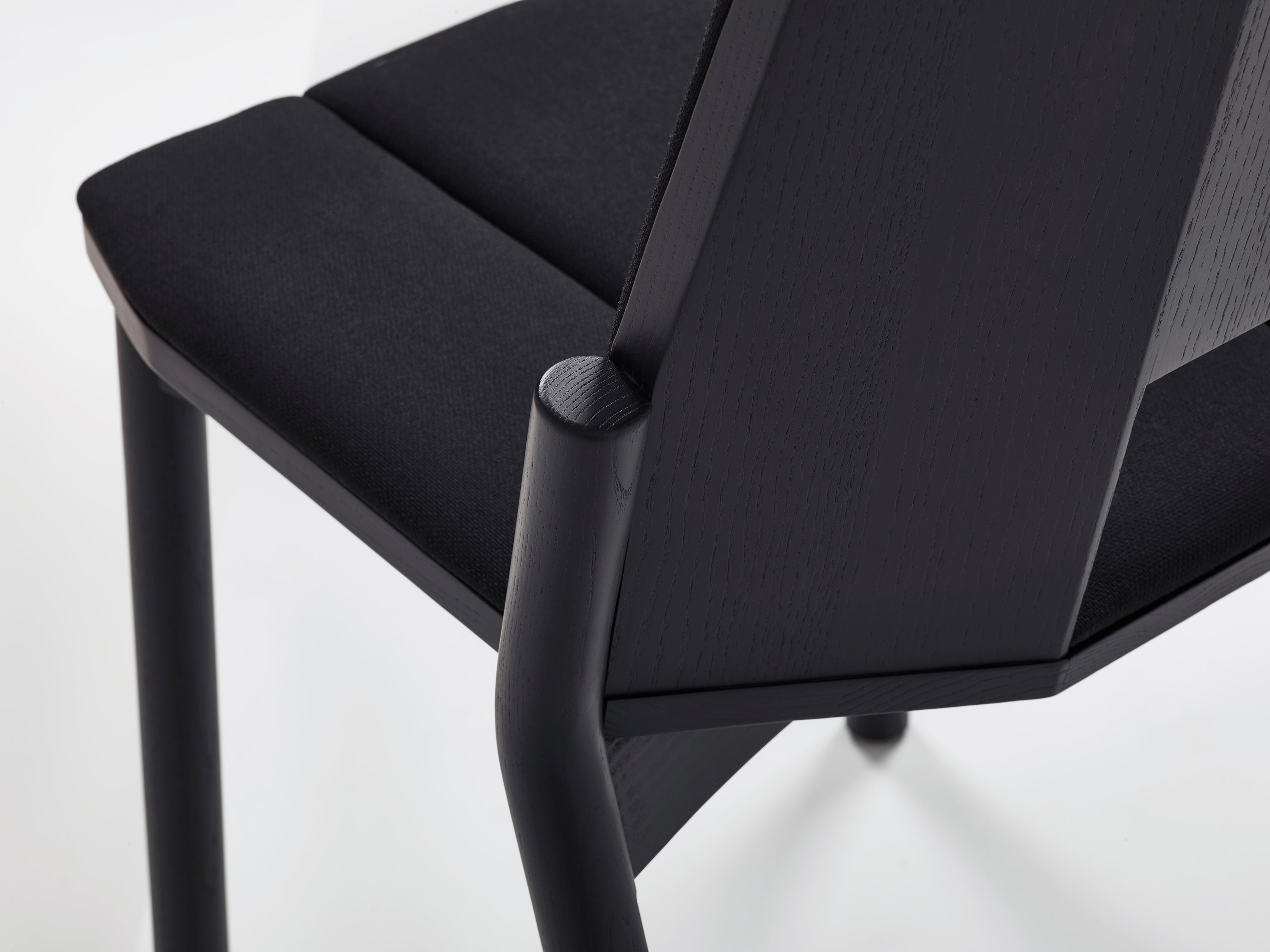 Mattiazzi MC12 TRONCO Chair เก้าอี้โครงไม้ ash แบบ stackable สำหรับพื้นที่ภายในร่วมสมัย
