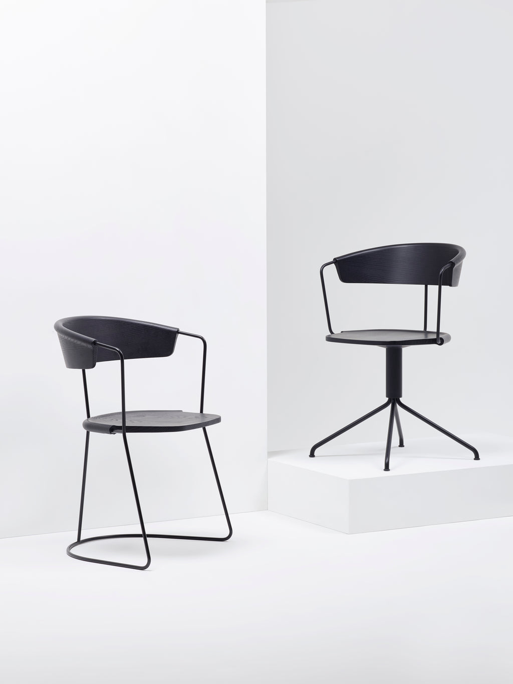 Mattiazzi MC9 UNCINO Version C เก้าอี้ไม้ ash พร้อมโครง metal sled base ออกแบบโดย Ronan & Erwan Bouroullec