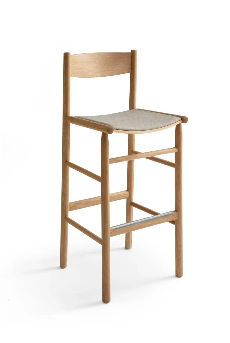 Akademia High Chair