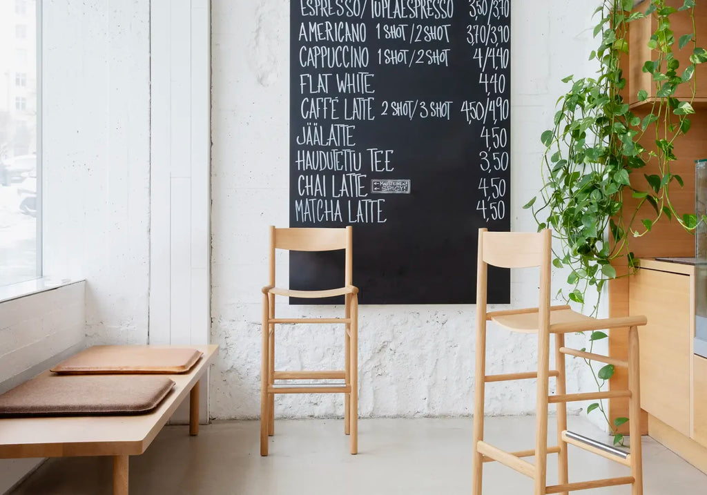 Akademia High Chair