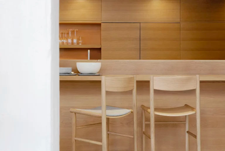 Akademia High Chair