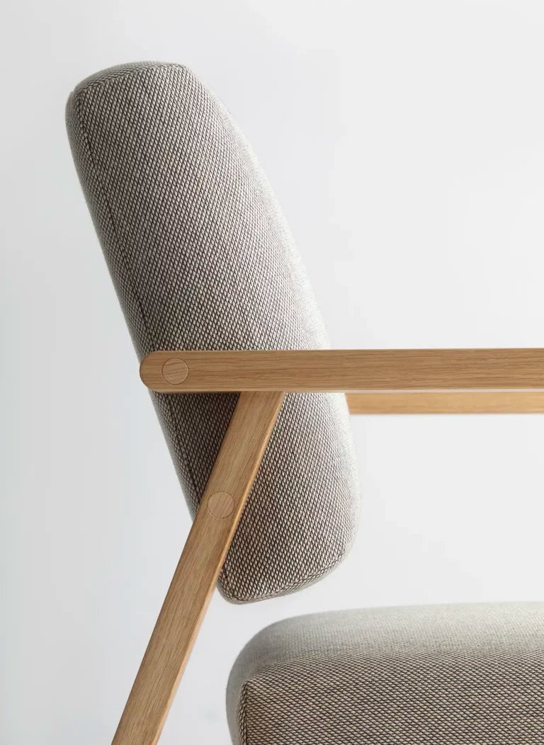 Archetyp Lounge Chair