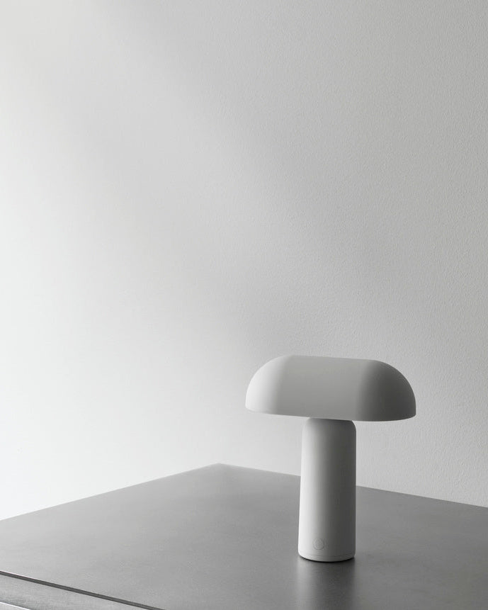 โคมไฟพกพา Normann Copenhagen Porta Lamp ตั้งโต๊ะ ใช้ไฟ LED ปรับระดับได้ ดีไซน์เรียบง่ายแบบสแกนดิเนเวียน นำเข้าโดย Old Pine Trees