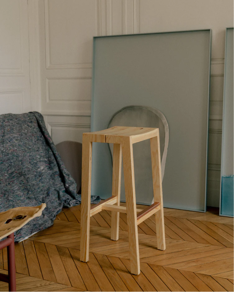 Vaarnii 016 Maasto Bar Stool สตูลไม้ pine โครงสร้างเรียบง่าย พร้อมที่วางเท้า copper