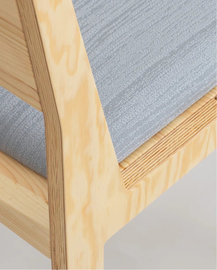 Vaarnii 016 Maasto Dining Chair Upholstered เก้าอี้ไม้ pine พร้อมเบาะรองนั่ง