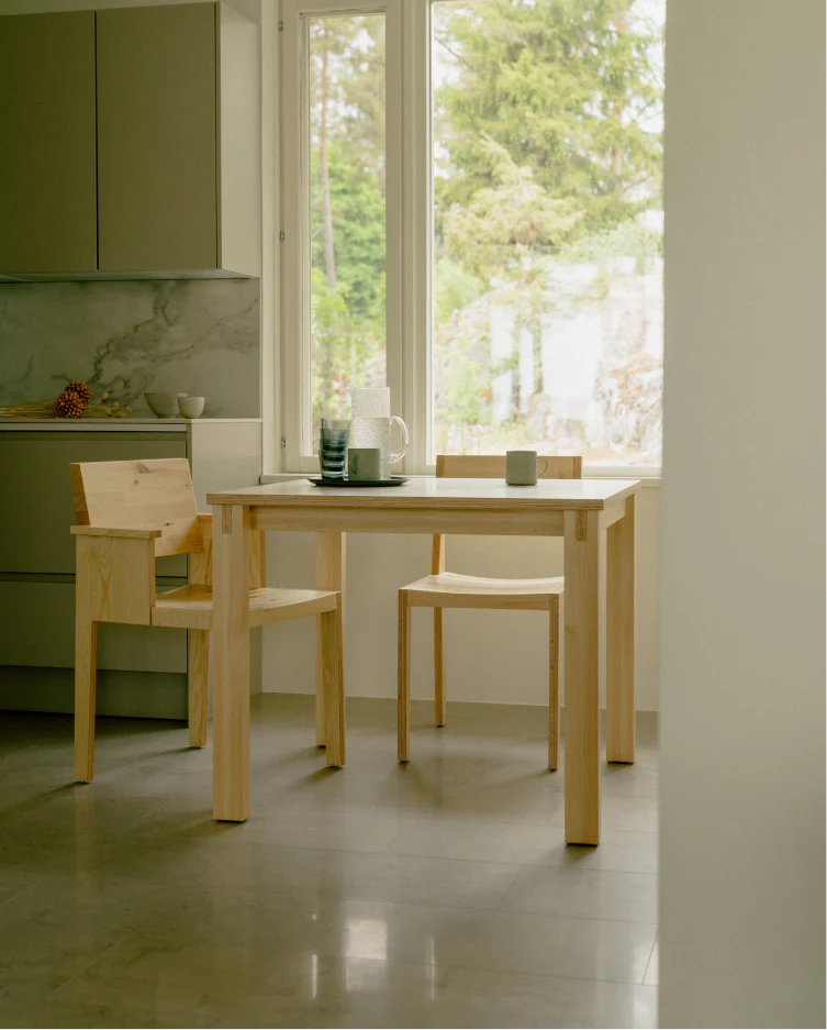 Vaarnii 016 Maasto Dining Table โต๊ะไม้ pine โครงสร้างเรียบง่าย