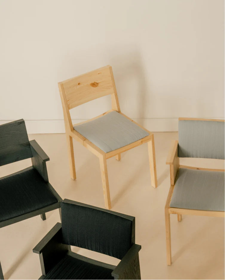 Vaarnii 016 Maasto Dining Chair Upholstered เก้าอี้ไม้ pine พร้อมเบาะรองนั่ง
