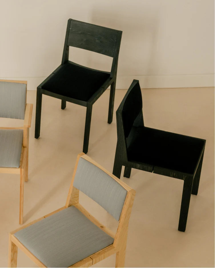 Vaarnii 016 Maasto Dining Chair Upholstered Black เก้าอี้ไม้ pine สีดำ พร้อมเบาะรองนั่ง