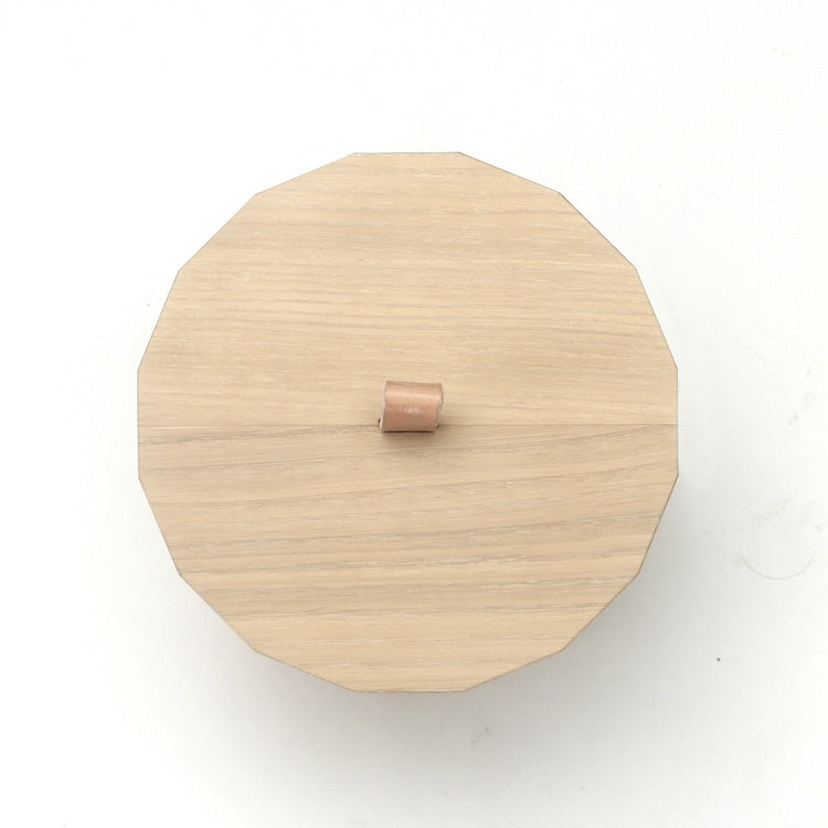 Colour Bin Medium Chestnut / White Line