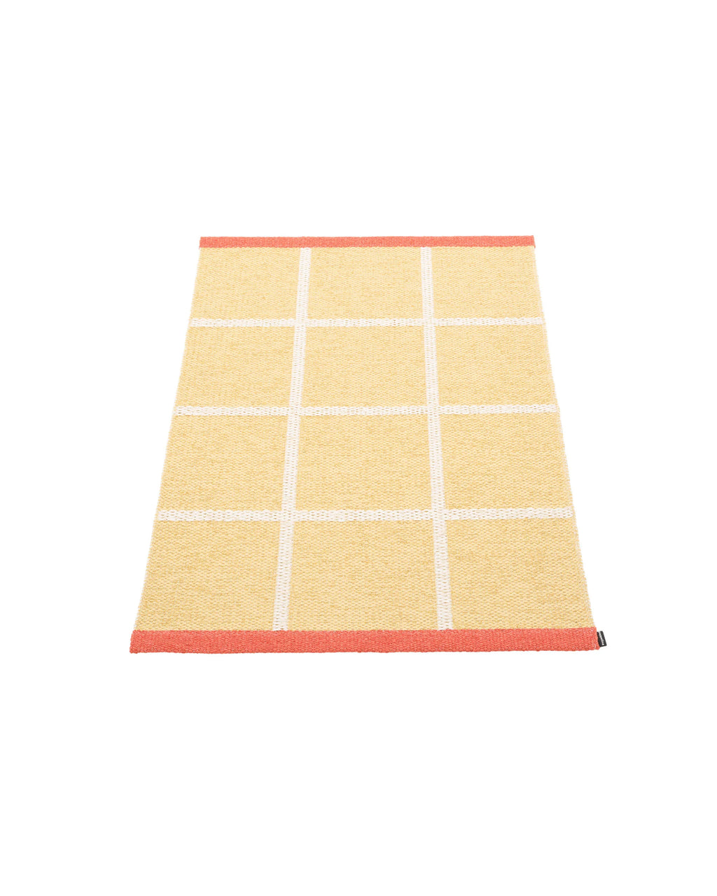 พรม Pappelina CRISS POP สี Pale Yellow ลายตารางสแกนดิเนเวียน โทนเหลืองอ่อน ขอบสีส้ม ใช้ตกแต่งห้องนั่งเล่นหรือมุมบ้านสไตล์มินิมอล