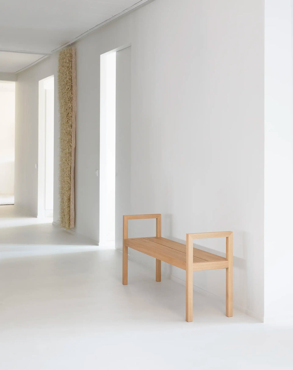 Nikari Seminar KVI2 Bench ม้านั่ง birch, ash หรือ oak พร้อม option เบาะนั่ง ออกแบบโดย Kari Virtanen