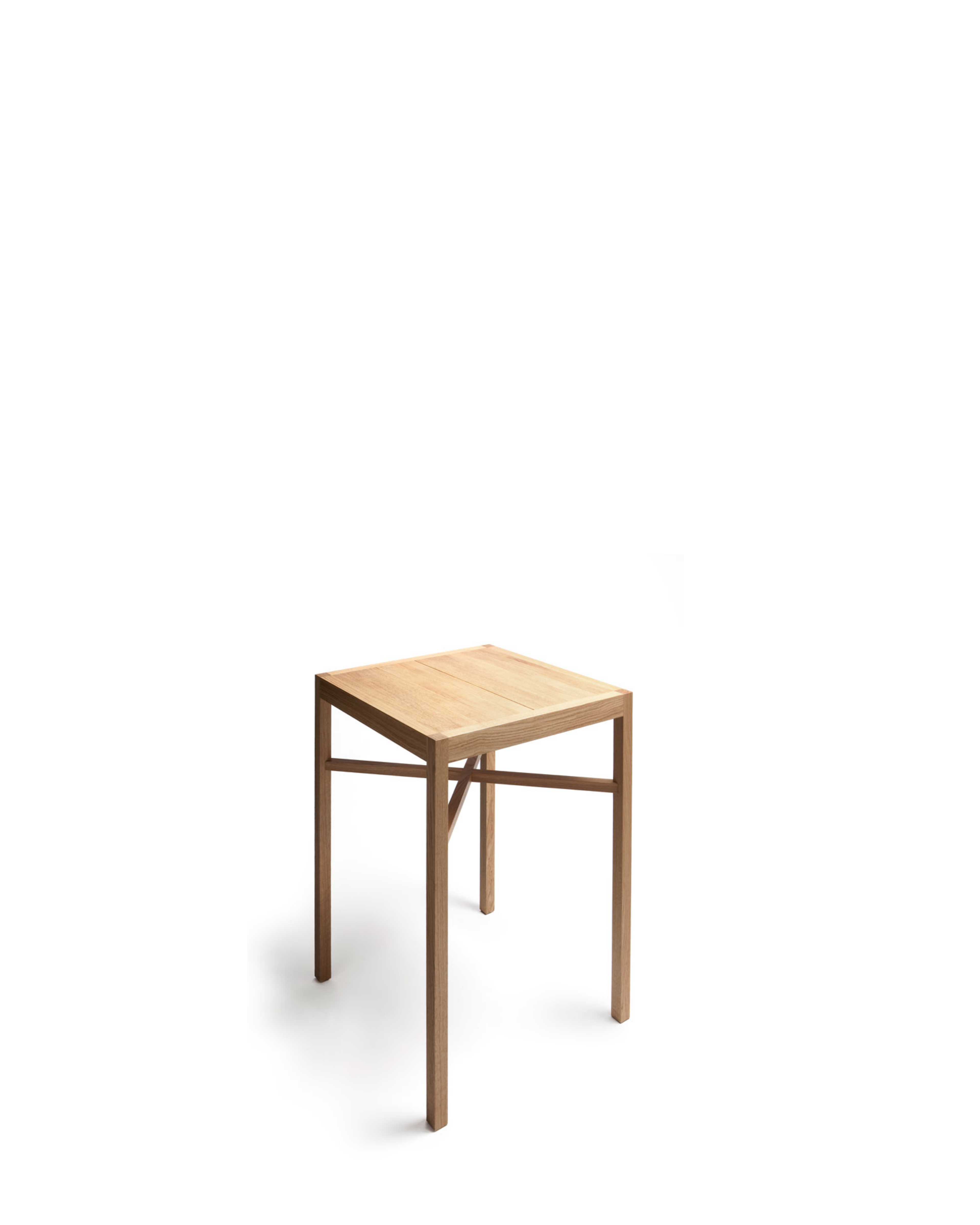Nikari Seminar KVBP High Table โต๊ะสูง solid birch, ash หรือ oak พร้อมช่องกลาง tabletop ออกแบบโดย Kari Virtanen