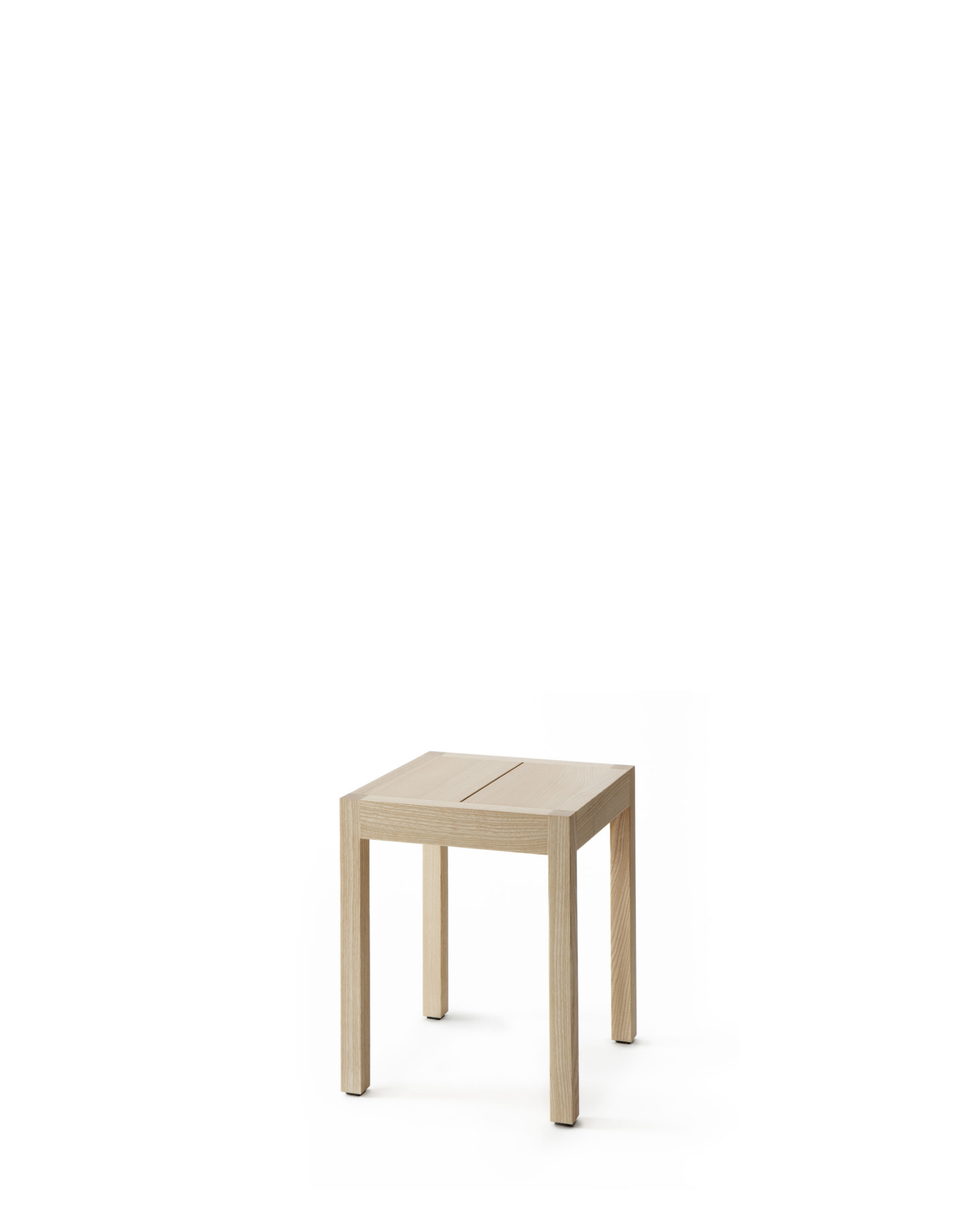 Nikari Seminar KVJ1 Stool Table เฟอร์นิเจอร์ birch, ash หรือ oak แบบ stackable ที่ใช้ได้ทั้งเป็น stool และ side table ออกแบบโดย Kari Virtanen