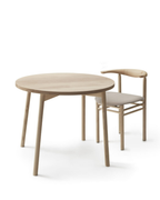 Nikari Skandi Square Café Table โต๊ะสี่เหลี่ยม ash หรือ oak สำหรับพื้นที่ขนาดกะทัดรัด ออกแบบโดย Kari Virtanen