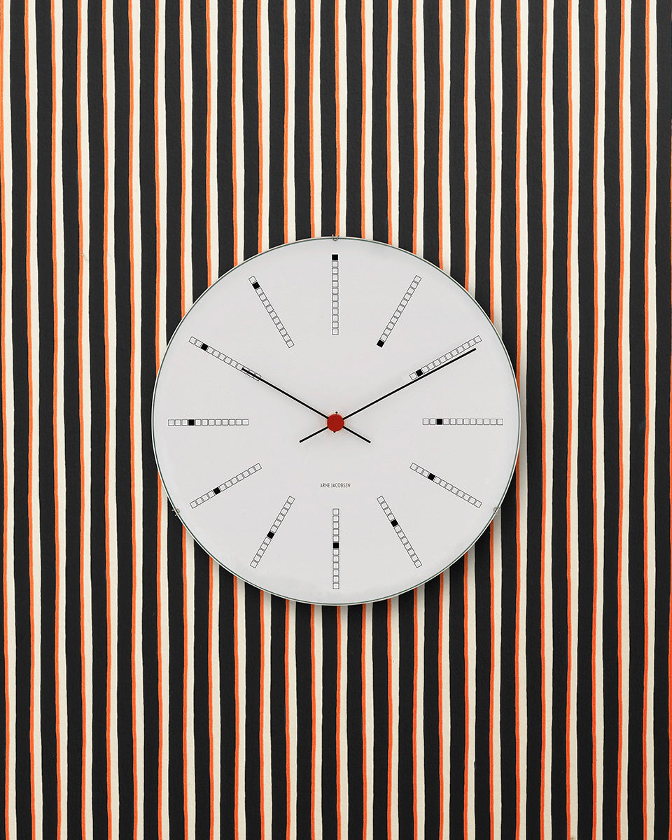 นาฬิกาแขวนผนัง Arne Jacobsen City Hall ดีไซน์มินิมอล คลาสสิกเรียบง่าย สไตล์เดนมาร์ก จัดจำหน่ายโดย Old Pine Trees