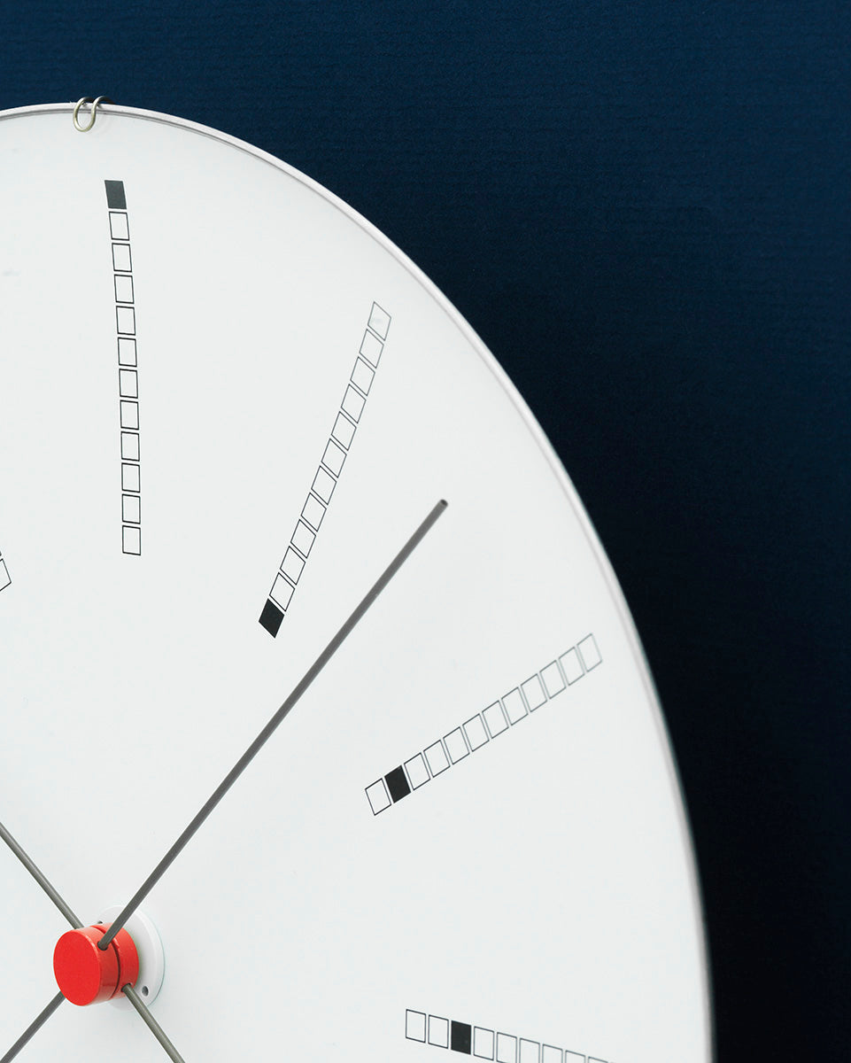 นาฬิกาแขวนผนัง Arne Jacobsen City Hall ดีไซน์มินิมอล คลาสสิกเรียบง่าย สไตล์เดนมาร์ก จัดจำหน่ายโดย Old Pine Trees