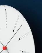 นาฬิกาแขวนผนัง Arne Jacobsen City Hall ดีไซน์มินิมอล คลาสสิกเรียบง่าย สไตล์เดนมาร์ก จัดจำหน่ายโดย Old Pine Trees