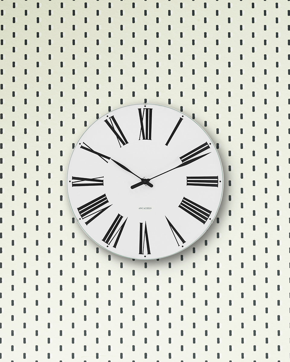 นาฬิกาแขวนผนัง Arne Jacobsen City Hall ดีไซน์มินิมอล คลาสสิกเรียบง่าย สไตล์เดนมาร์ก จัดจำหน่ายโดย Old Pine Trees
