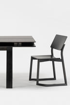 Karimoku New Standard Spectrum Workstation DT240 โต๊ะประชุมไม้โอ๊คดีไซน์ double tabletop พร้อมช่องเก็บของและระบบจัดการสายไฟ ออกแบบโดย Geckeler Michels