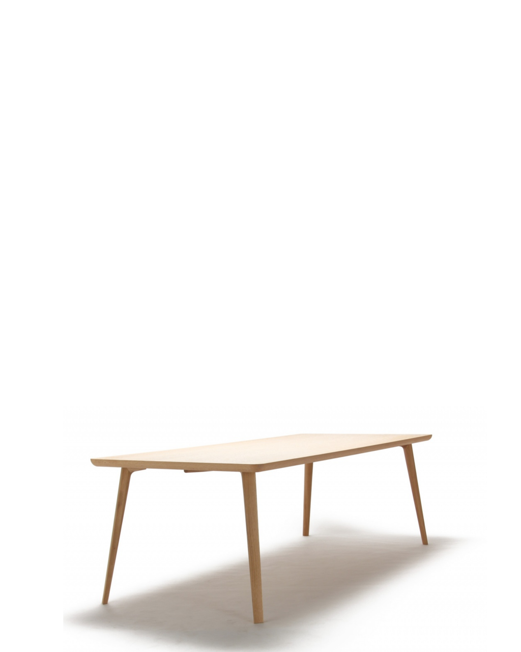 Karimoku New Standard Scout Table 240 โต๊ะอาหารไม้โอ๊คขนาดใหญ่ดีไซน์มินิมอล ออกแบบโดย Christian Haas