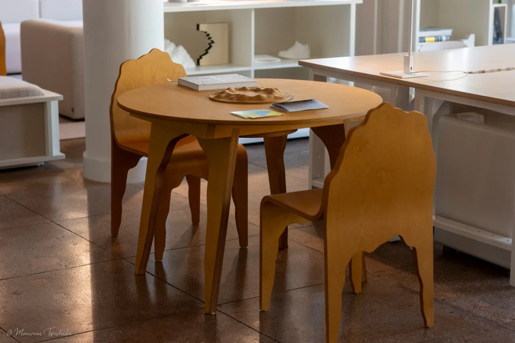 Made by Choice LIEKSA Chair เก้าอี้ birch plywood ดัดโค้งจากแผ่นไม้ชิ้นเดียว ออกแบบโดย Snarkitecture