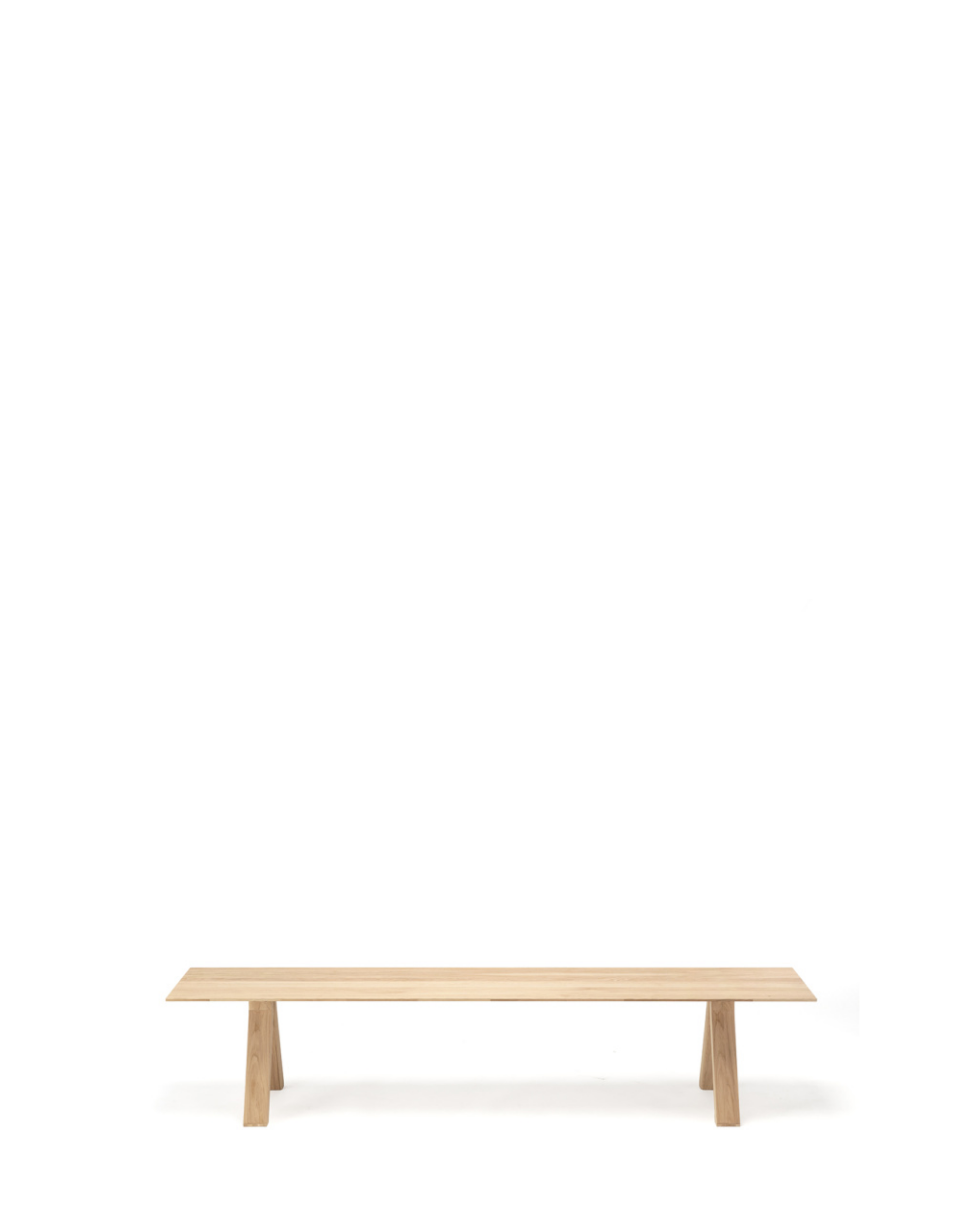 Karimoku New Standard Spectrum Bench 220 ม้านั่งไม้โอ๊คดีไซน์มินิมอลสำหรับโต๊ะ Spectrum ออกแบบโดย Geckeler Michels