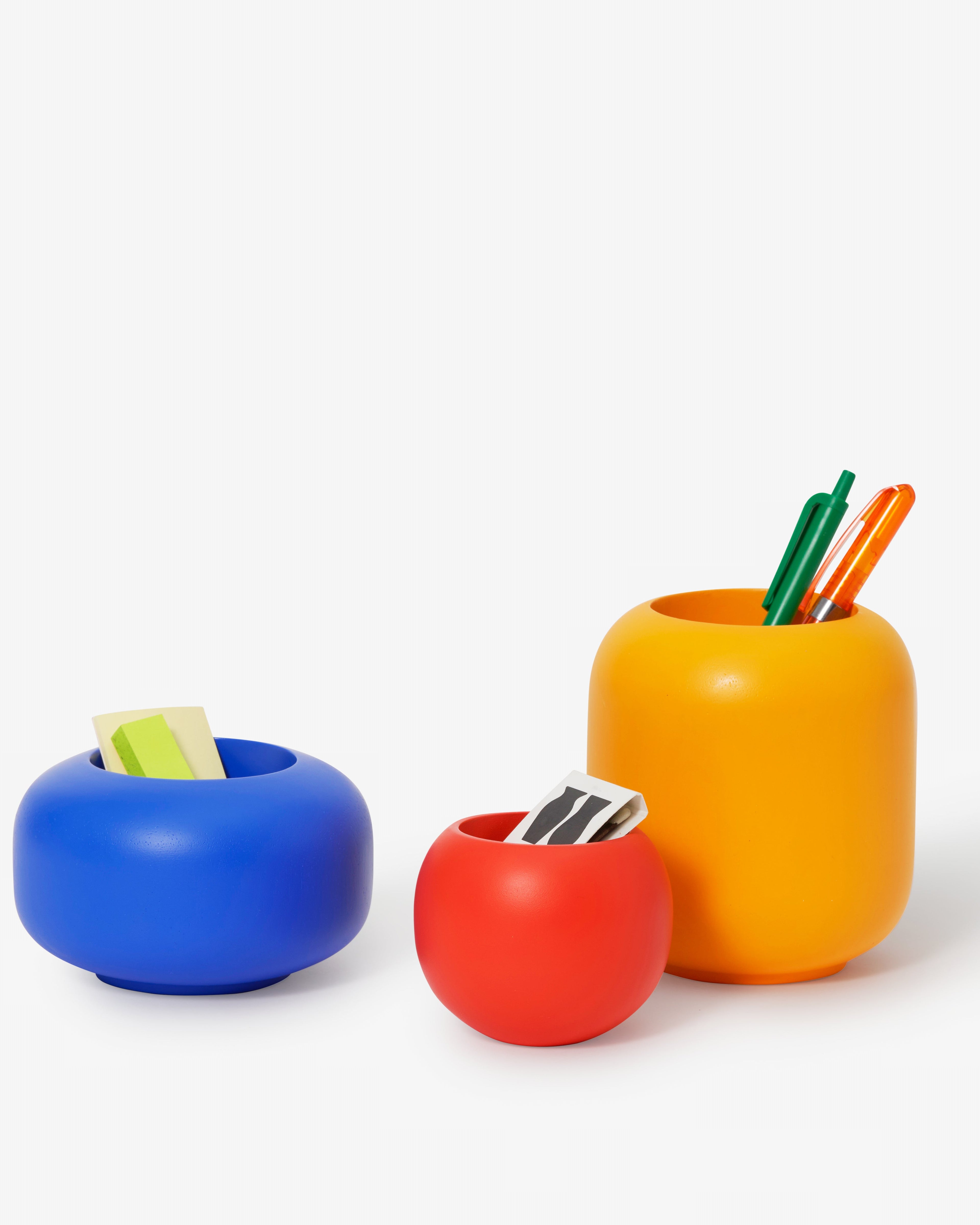 Areaware Stack Containers by Hannah Bigeleisen, stackable wooden boxes in warm, playful colors curated by Old Pine Trees. ชุดกล่องซ้อนจาก Areaware ผลงานของ Hannah Bigeleisen สีสันเรียบแต่สนุก คัดสรรโดย Old Pine Trees