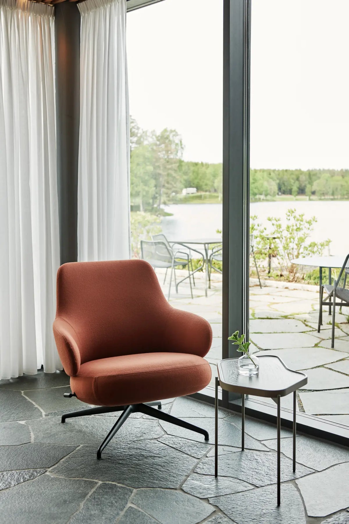 Pillo Easy Chair Low Back