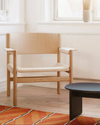 เก้าอี้ Soft Lounge Chair จาก TAKT แบรนด์เฟอร์นิเจอร์เดนมาร์ก ทำจากไม้โอ๊กแท้ พนักพิงและเบาะโค้งนุ่มออกแบบให้รับกับสรีระ ดีไซน์โดย Thomas Bentzen ด้วยเส้นสายเรียบง่ายและอ่อนโยนตามแบบเดนมาร์ก เผยโครงสร้างอย่างซื่อสัตย์ ผสมความเบาและความมั่นคงได้อย่างลงตัว มอบทั้งความสบายและความงามที่ยั่งยืน จัดจำหน่ายโดย Old Pine Trees