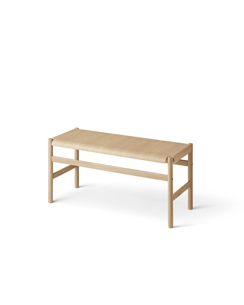 ม้านั่ง Soft Bench จาก TAKT ออกแบบโดย Thomas Bentzen เพื่อสะท้อนความเรียบง่ายแบบ สแกนดิเนเวีย ที่ผสานความงามและการใช้งานได้อย่างลงตัว ผลิตจากไม้แอชแท้ผ่านการรับรอง FSC® ด้วยเทคนิคไม้อัดดัดโค้งที่เผยให้เห็นงานฝีมือทุกส่วนอย่างซื่อสัตย์ ออกแบบตามแนวคิด Perpetual Sustainable Design ให้ประกอบง่าย ซ่อมได้ทุกชิ้นส่วน และจัดส่งแบบ Flat-pack เพื่อความยั่งยืน เรียบ อบอุ่น และซื่อสัตย์ในแบบ TAKT จัดจำหน่ายโดย Old Pine Trees