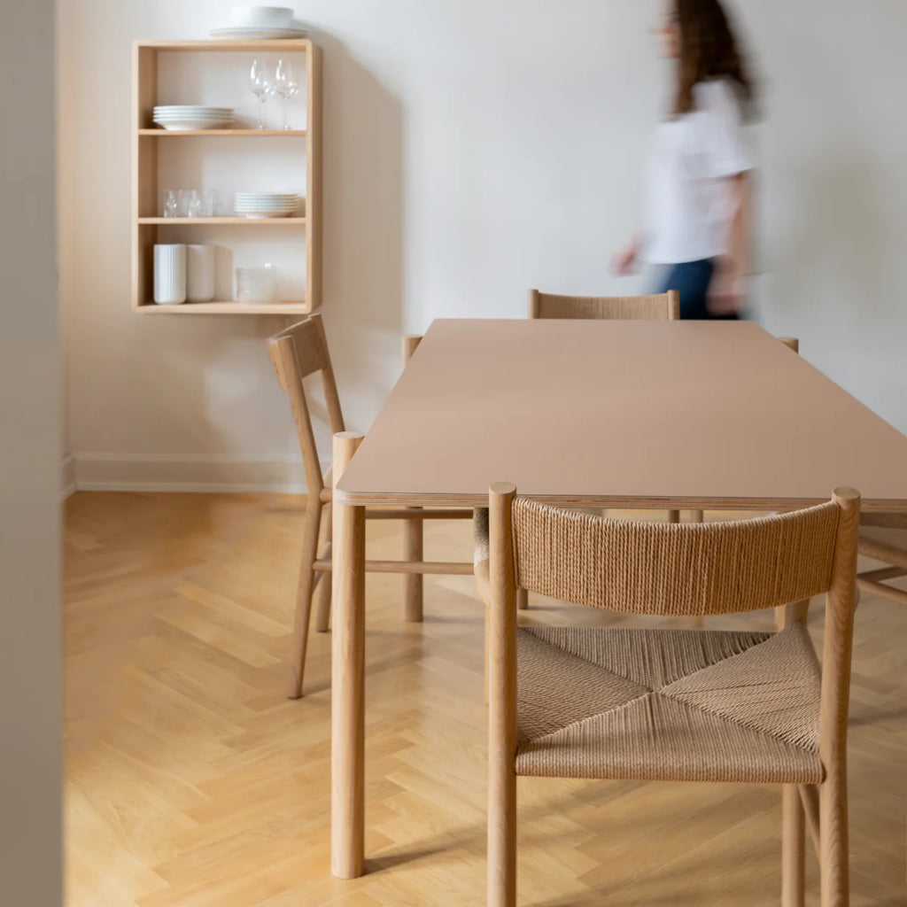 MAKE nordic THY Rectangular Dining Table โต๊ะรับประทานอาหารหน้าโต๊ะลิโนเลียมโครงไม้โอ๊คดีไซน์สแกนดิเนเวียน ออกแบบโดย Esben Pilgaard Jørgensen